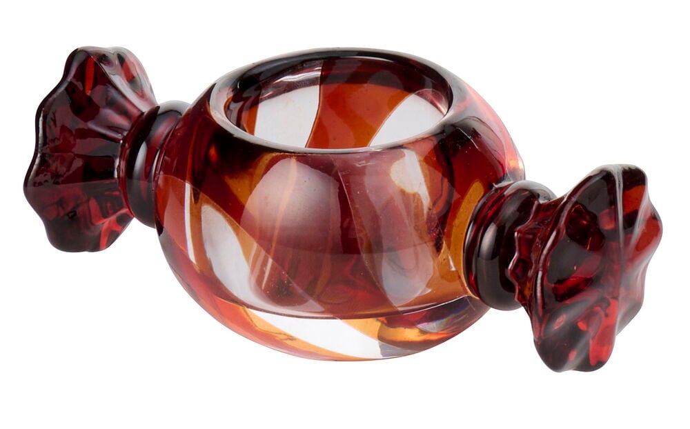 Telysholder Sweetie Glass, en kuleformet rød-oransje virvlet glassholder med vridde godterilignende ender.