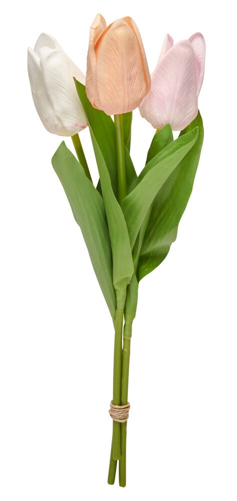 Kolme pastellisävyistä tekotulppaania vihreillä lehdillä.