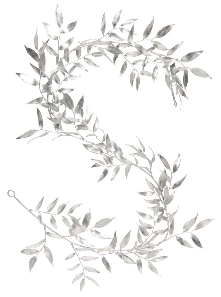 En silverfärgad 150 cm lövgirlang arrangerad i en S-form med en ögla på vit bakgrund.