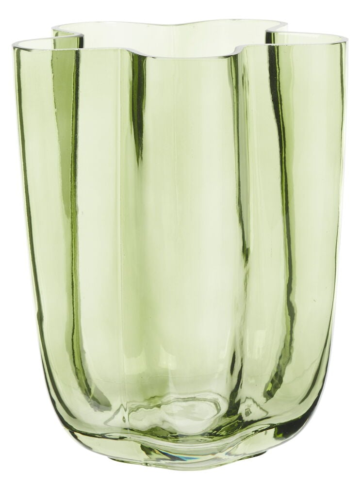 Grön glasvas med organisk form och blank yta.
