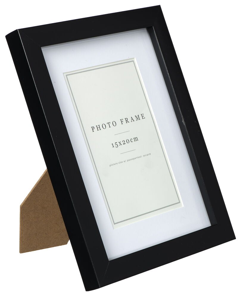 Schwarzer Bilderrahmen mit Passepartout und Glasfront.
