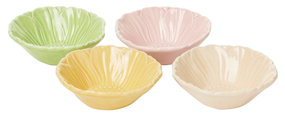 Fire blomsterformede steintøysskåler i blandede pastellfarger.