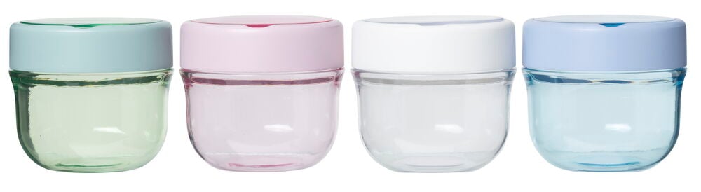 Fyra plastburkar med skruvlock i olika färger.