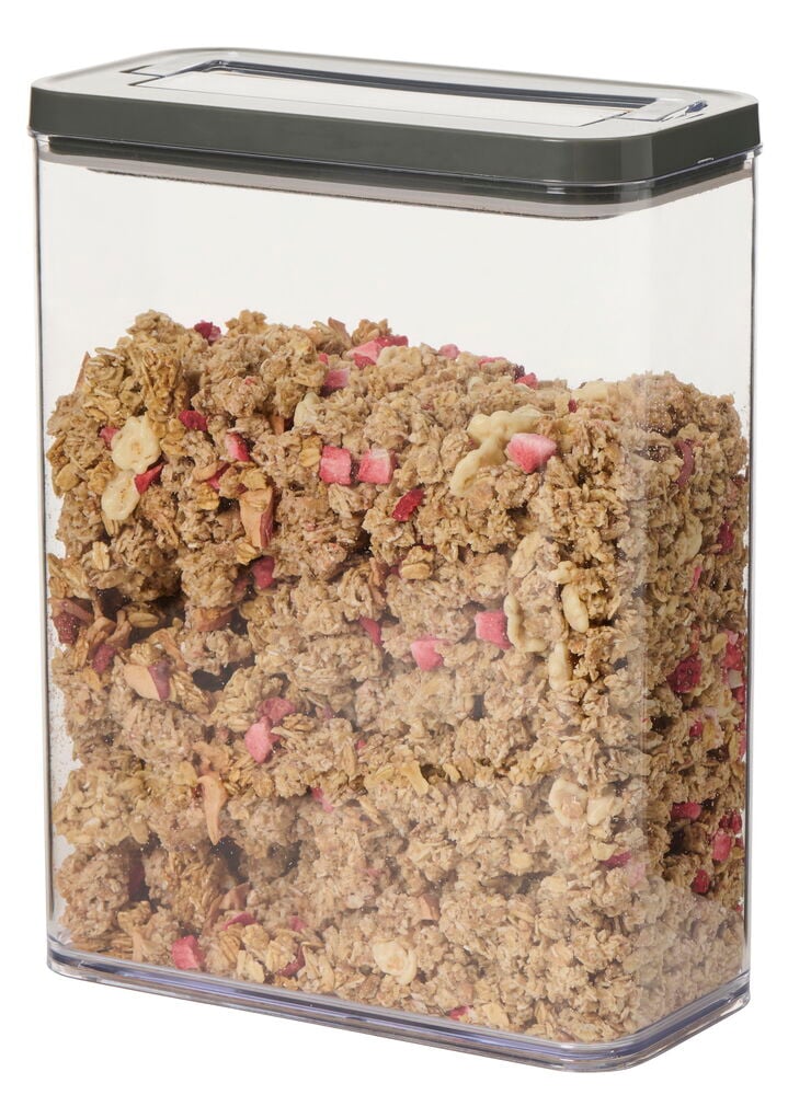 Lufttät förvaringsburk Leo 3,5 liter Plast, klar rektangulär, med mörkgrått lock, fylld med granola.