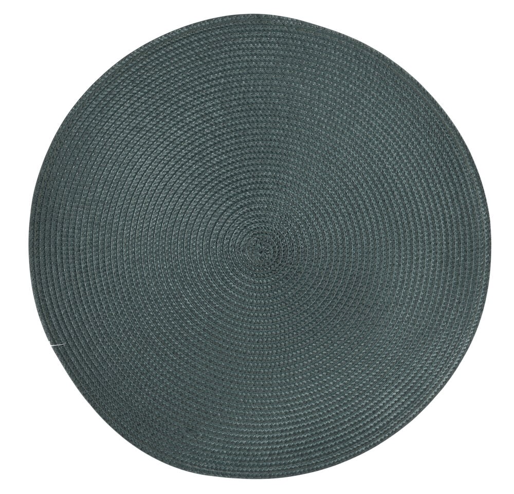 Runde dunkelgrüne Tischunterlage aus geflochtenem Kunststoff.