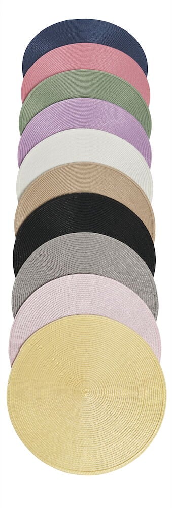 Pyöreitä pöytätabletteja eri väreissä pinottuna päällekkäin.