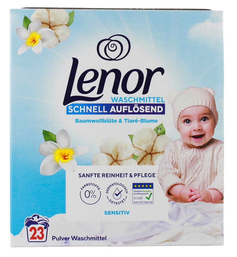 Hellblaue Packung Waschpulver Lenor 1,265 kg Sensitive, mit Baumwollblüten und Baby in weißer Strickkleidung.