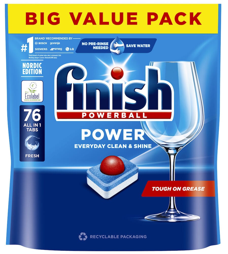 Blå förpackning med finish powerball diskmaskinstabletter.
