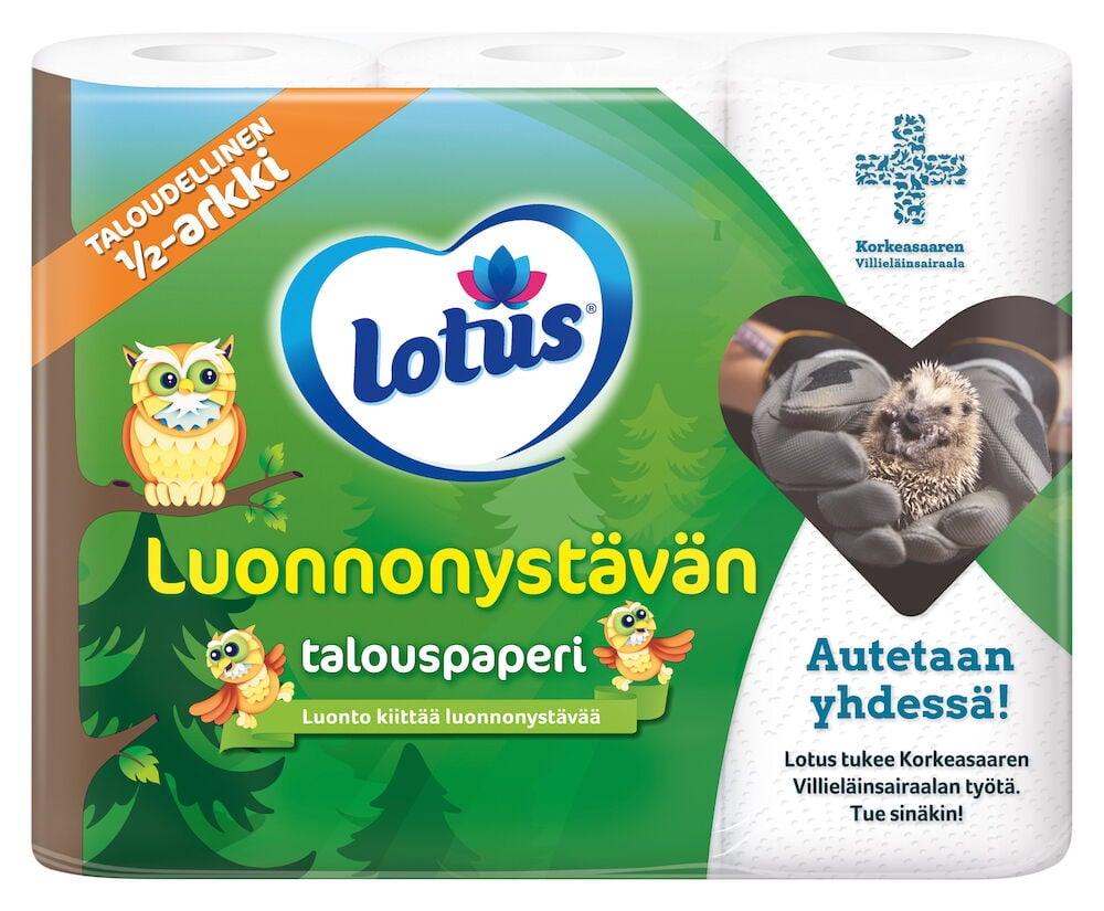 Kolme talouspaperirullaa vihreässä ja valkoisessa muovipakkauksessa.