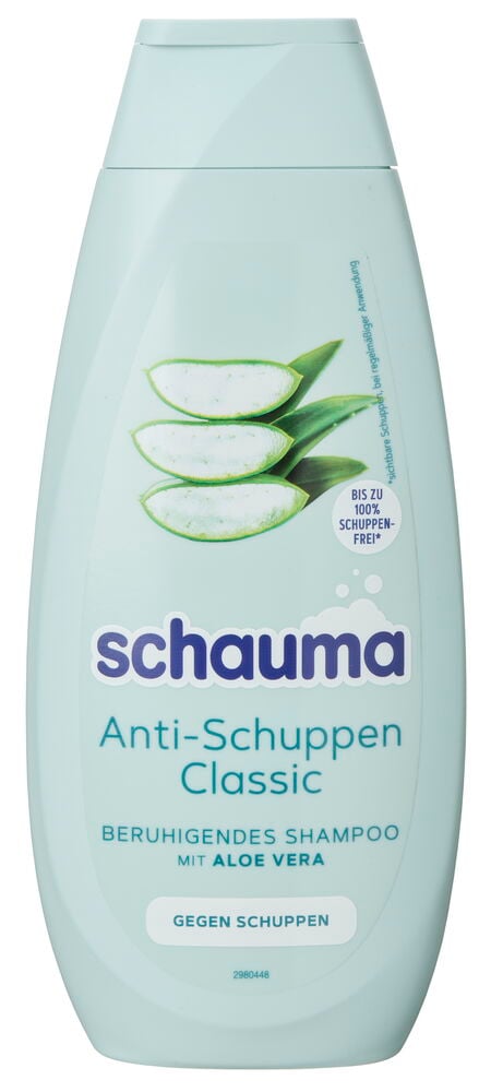 Eine hellblaue Schauma 400 ml Anti-Schuppen Classic Shampooflasche mit Aloe Vera-Scheiben auf dem Etikett.