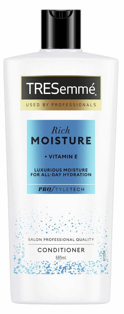 Vit flaska TRESemmé balsam Rich Moisture 685 ml.