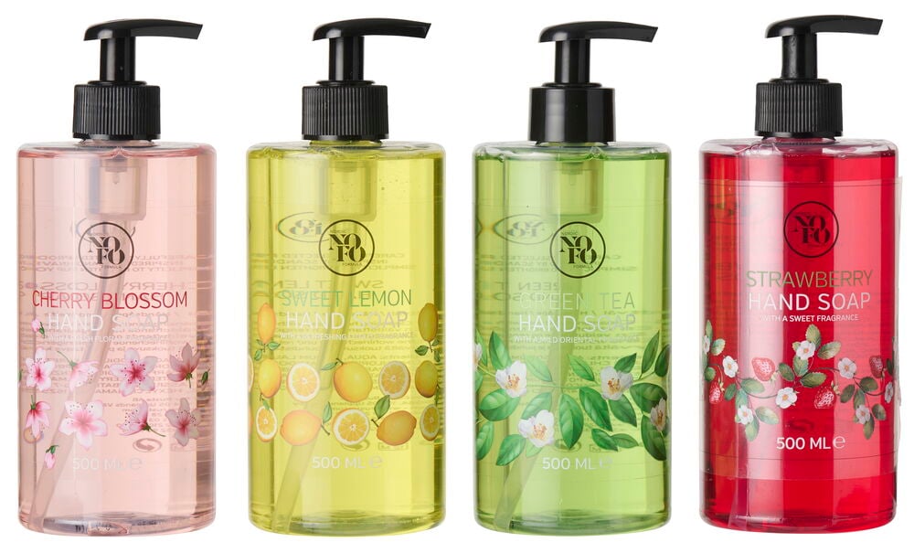 Vier NoFo 500 ml Pump-Handseifen: rosa Cherry Blossom, gelb Sweet Lemon, grün Green Tea, rot Strawberry.