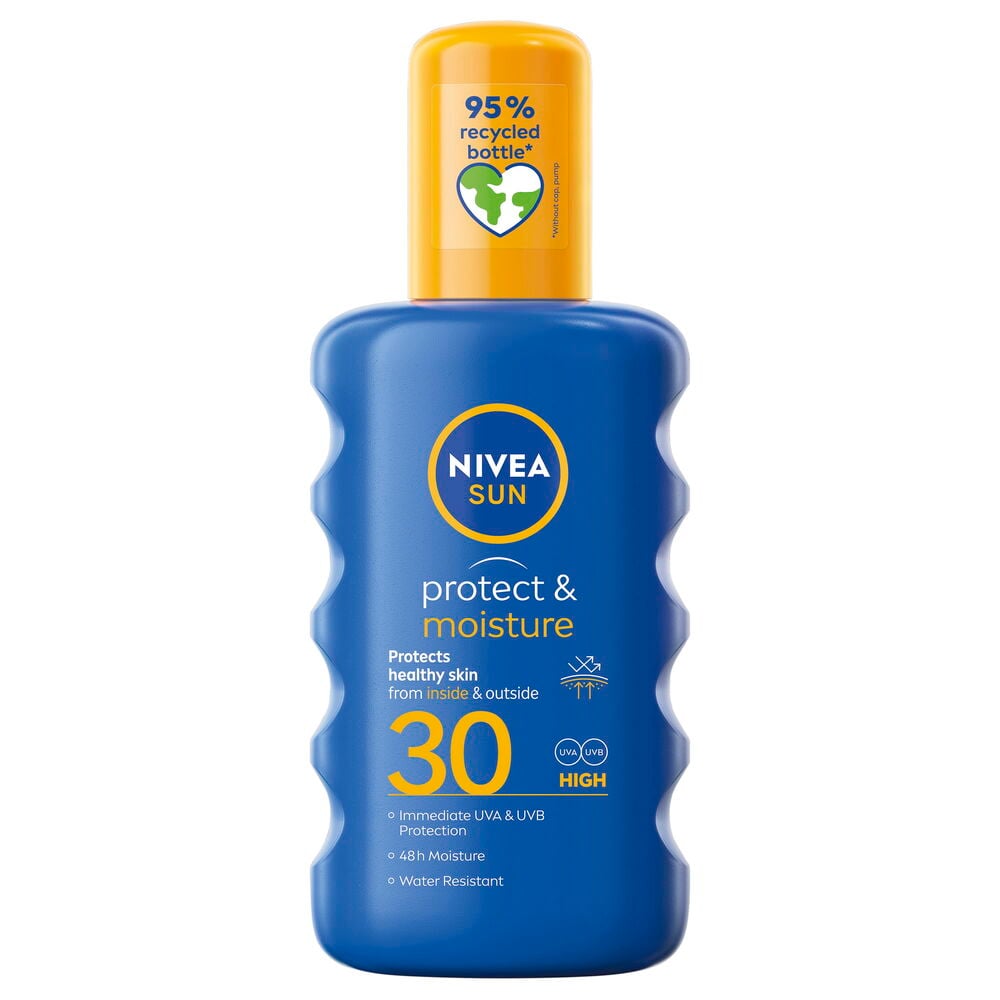 Blå flaske Nivea solspray solbeskyttelsesfaktor 30.