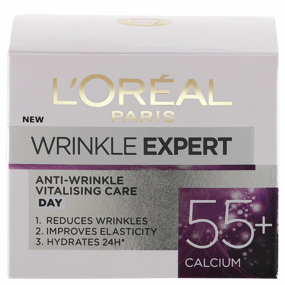 Hvit kartong med L’Oréal Wrinkle Expert dagkrem 55 pluss.