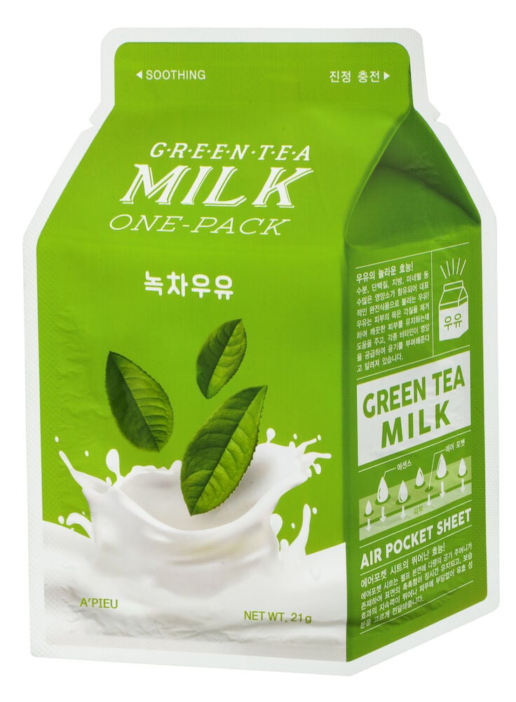 Grüne Verpackung mit grünem Tee Milch Gesichtsmaske.