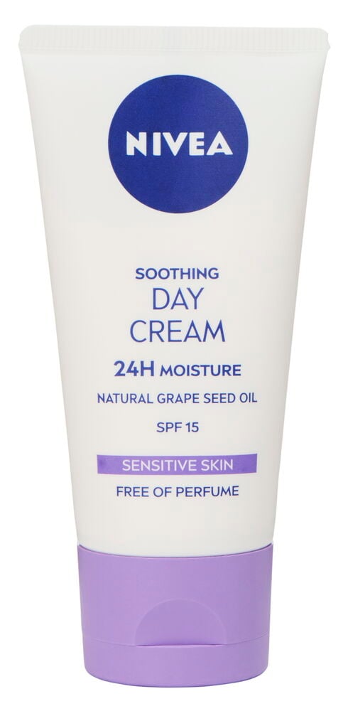 Hvit tube Nivea dagkrem med lilla lokk.