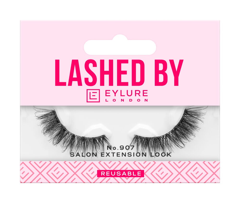 Lösögonfransar Lashed By Eylure 1-pack No. 907, svarta återanvändbara, salongsutseende, i rosa och vit förpackning.