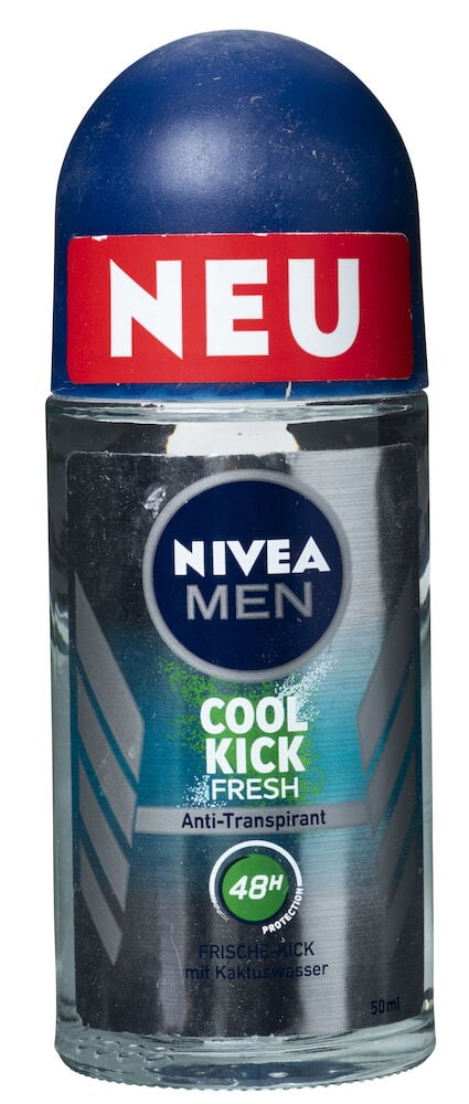 Deo, Roll-on Nivea Men 50 ml Cool Kick fresh mit blauem Deckel und Etikett, 48H Schutz, Vorderansicht.