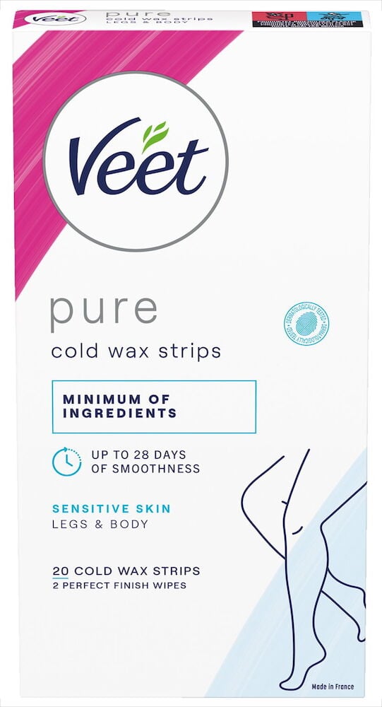 Vit förpackning med Veet vaxstrips för känslig hud.