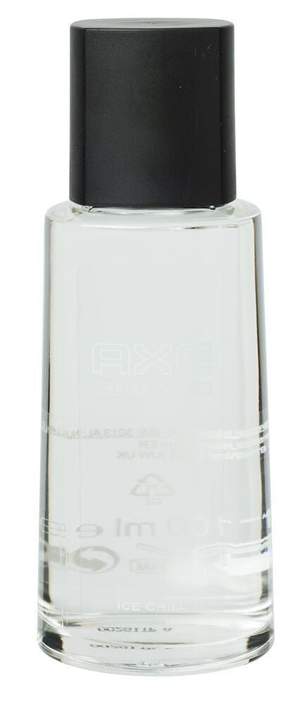 Axe Ice Chill After Shave, kirkas lasipullo mustalla korkilla, sisältää 100 ml nestettä.