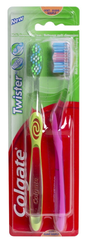 Två färgglada tandborstar i plastförpackning.