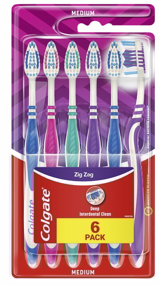 Sex färgglada Colgate ZigZag tandborstar i förpackning.
