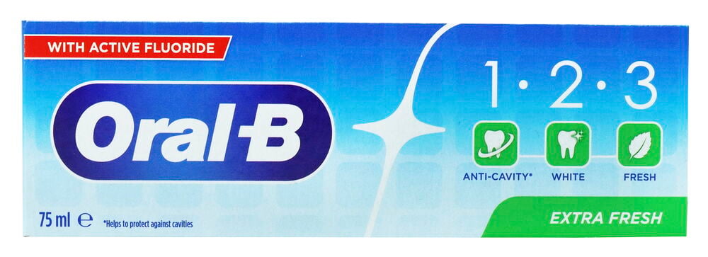 Oral-B 75 ml Extra Fresh Zahnpastaschachtel mit blauen, weißen, roten und grünen Details, Vorderansicht.