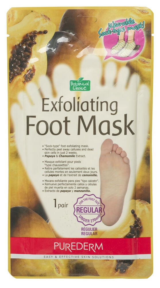 Förpackning med exfolierande fotsockor och papaya bakgrund.