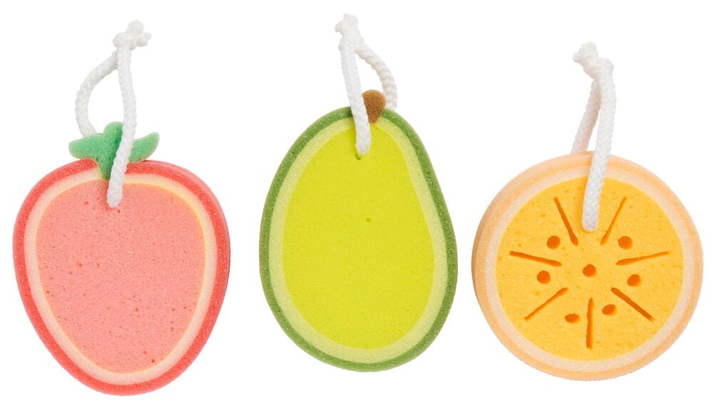 Tre färgglada badsvampar formade som frukter.