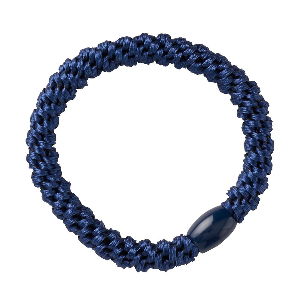 Einzelnes dunkelblaues Haargummi mit texturiertem Gummiband und glattem Kunststoffperlenverbinder.