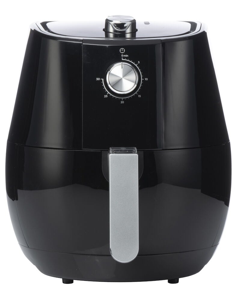 Svart airfryer med silverhandtag och vred fram.
