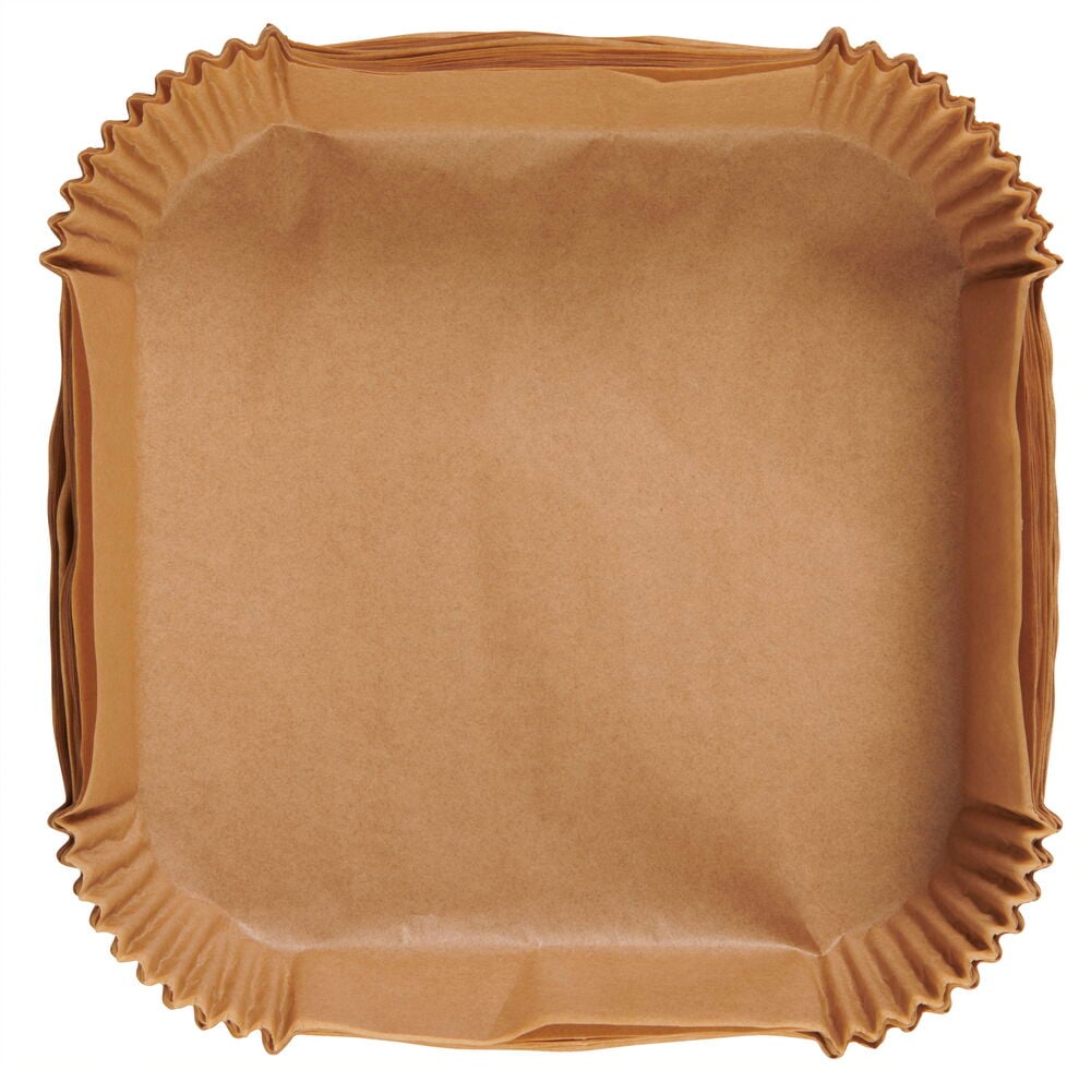 Fyrkantigt brunt bakplåtspapper för airfryer eller ugn.