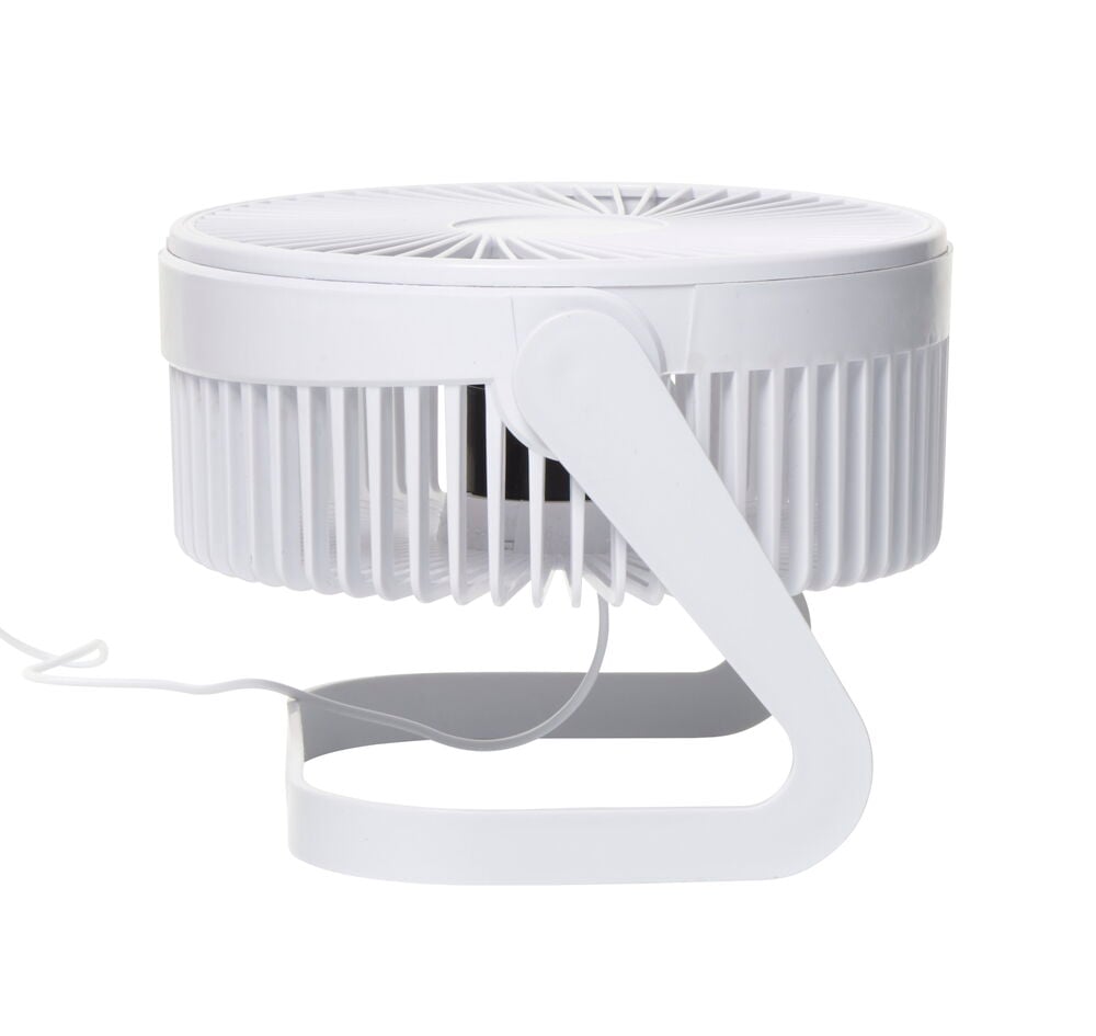 Valkoinen kannettava pöytätuuletin USB-kaapelilla.