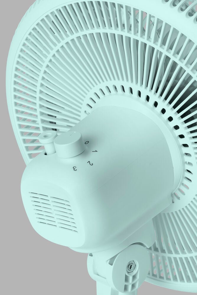 Nahaufnahme des hellgrünen Standventilator 2-in-1 Grün FS26, mit Bedienfeld und Geschwindigkeitsregler 0-3.
