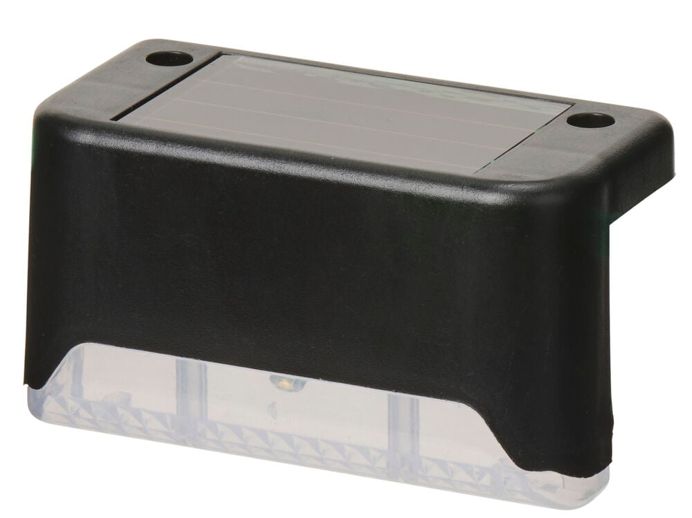 Svart solcelledrevet lampe for utendørs bruk på rekkverk.