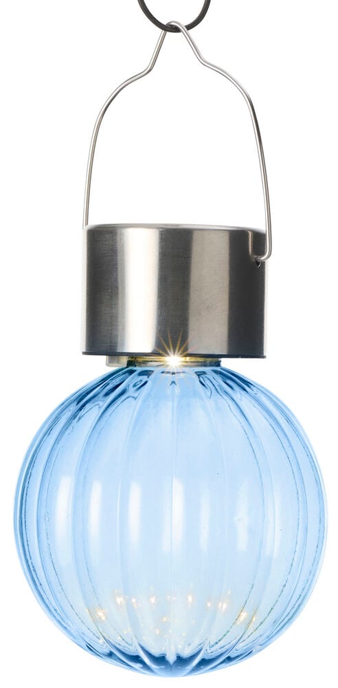 Blaue gerippte Solar-Glühbirne Gräsö aus Glas mit silbernem Metalloberteil und Drahtgriff.