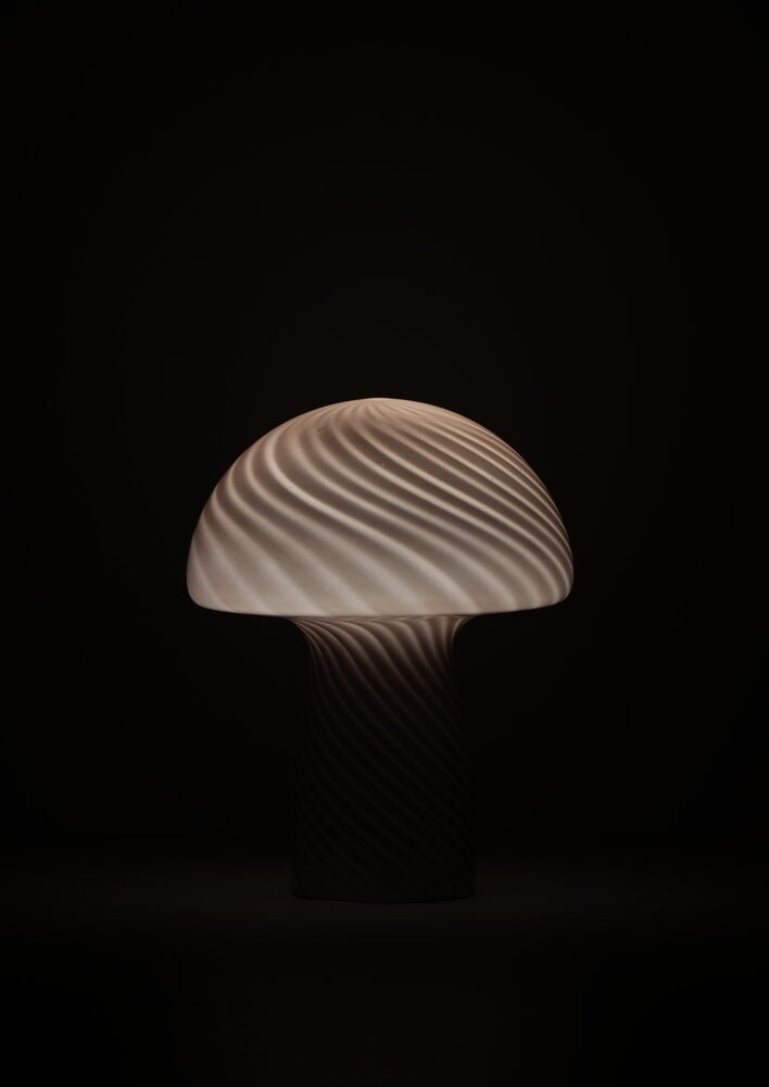 Svampformad bordslampa i glas, brun färg.