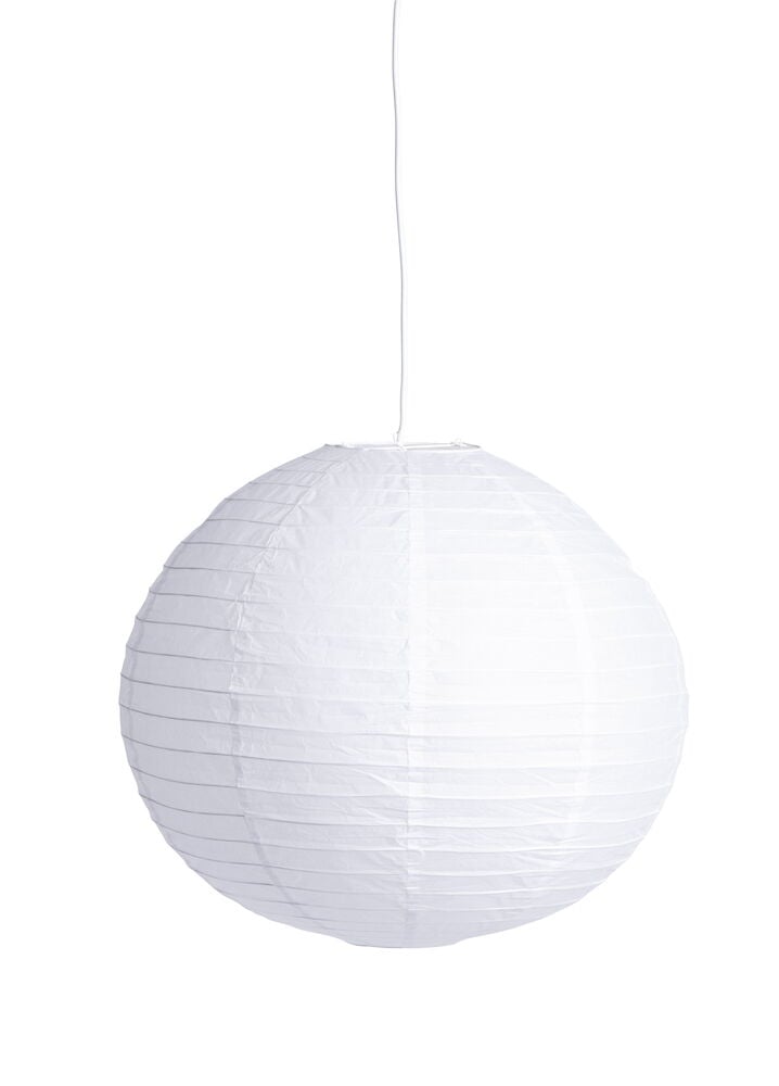 Vit rund rislampa i papper med upphängningssladd.