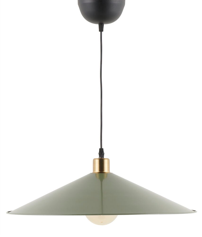 Grön taklampa i metall med mässingsdetalj.