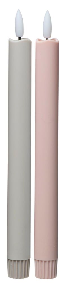 Kolme LED-valoa eri väreissä rivissä.