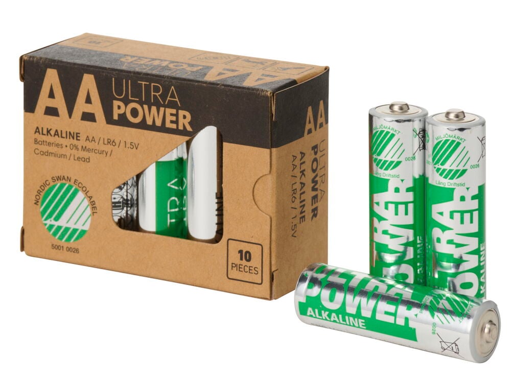 Kymmenen AA-alkaliparistoa ruskeassa pahvipakkauksessa.