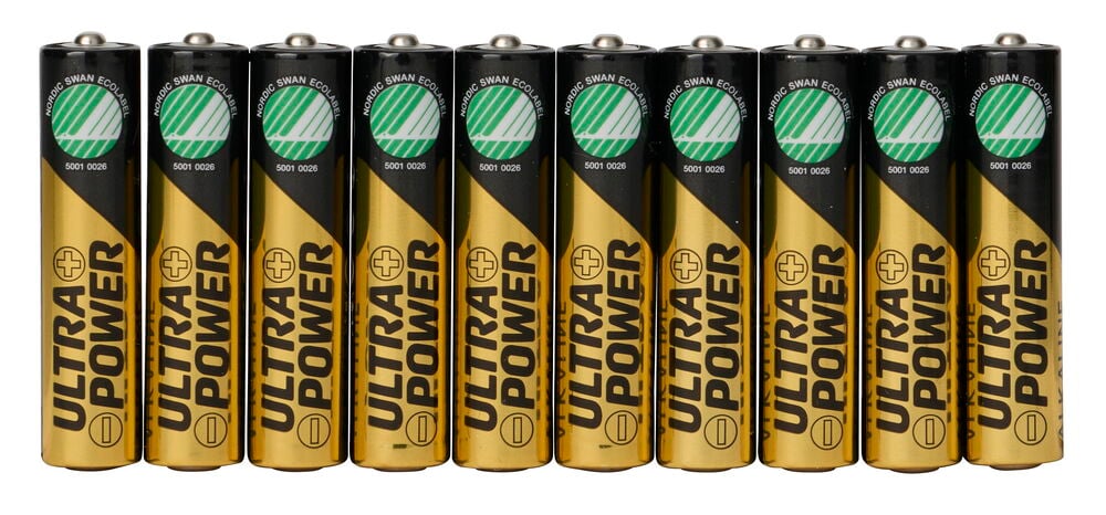 Neun schwarz-goldene Ultra Power Alkaline AAA-Batterien mit Nordic Swan Ecolabel-Logo.