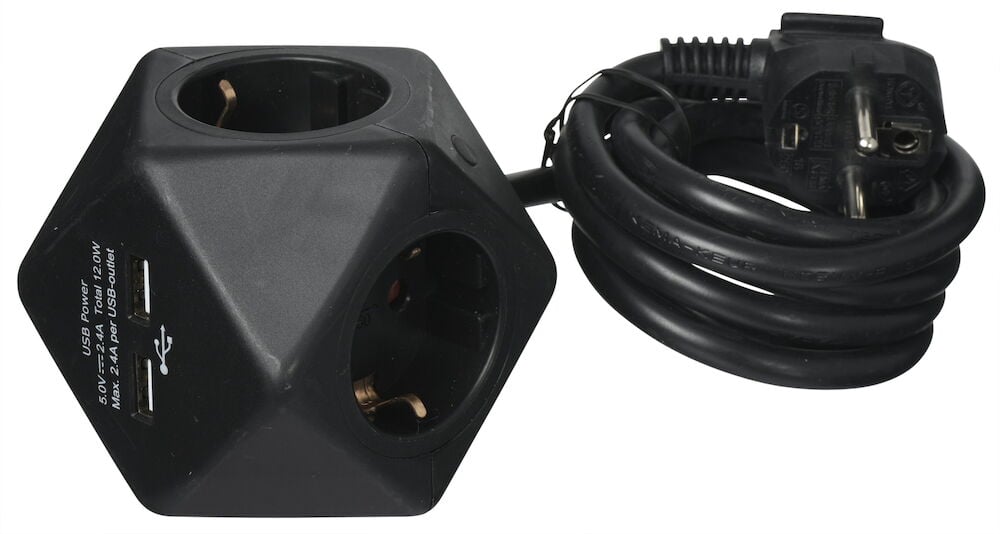 Svart grenuttag med fyra uttag och två USB-portar.