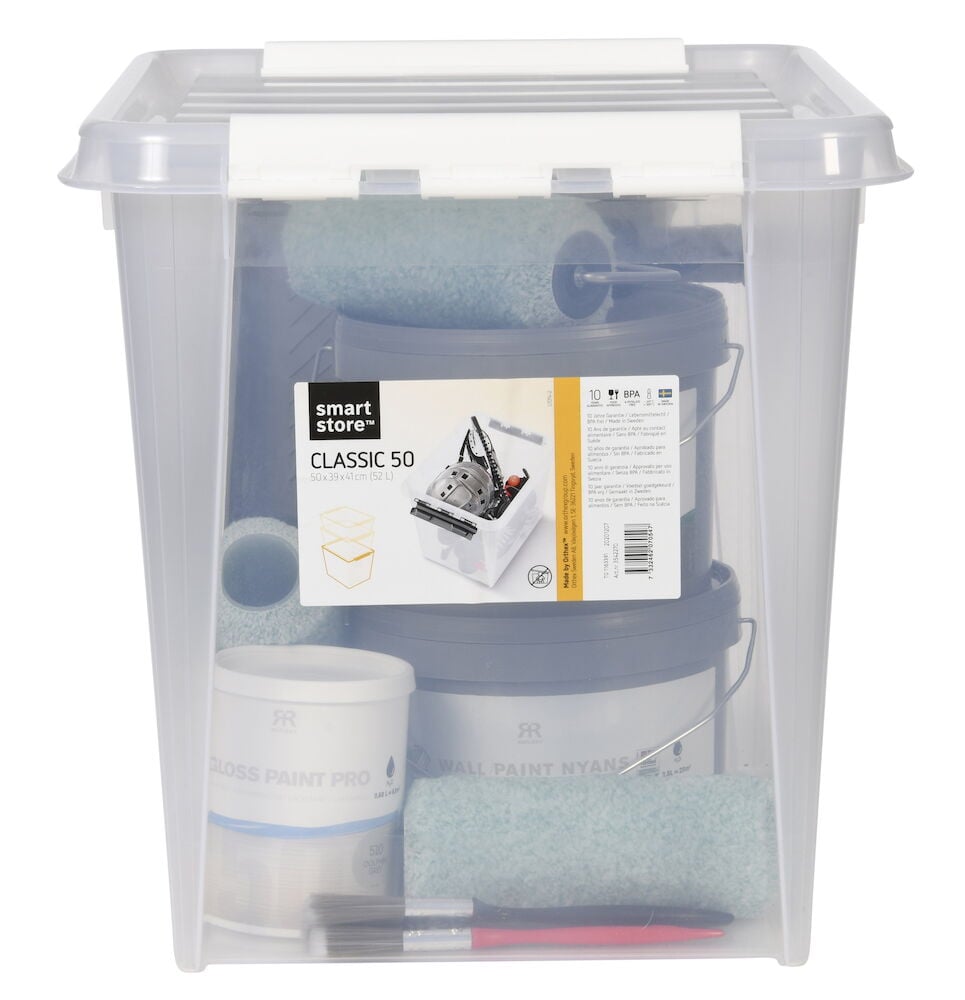 Transparent förvaringslåda med lock fylld med målarverktyg.