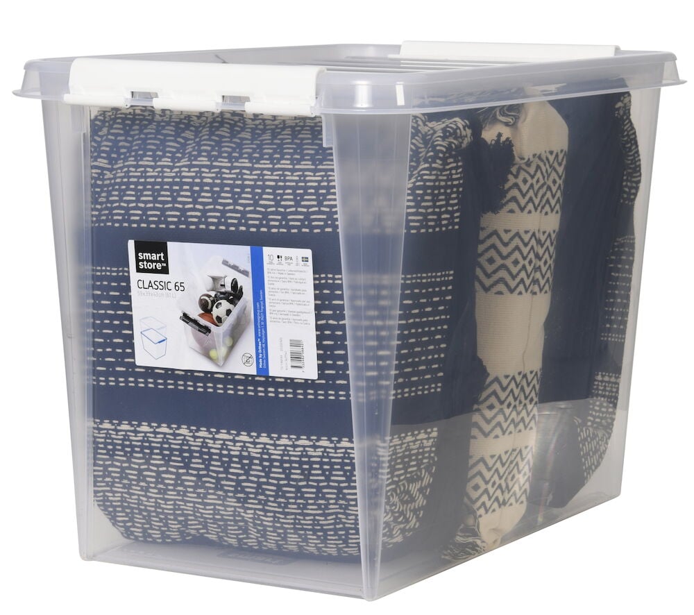 Transparent förvaringslåda med lock fylld med textilier.