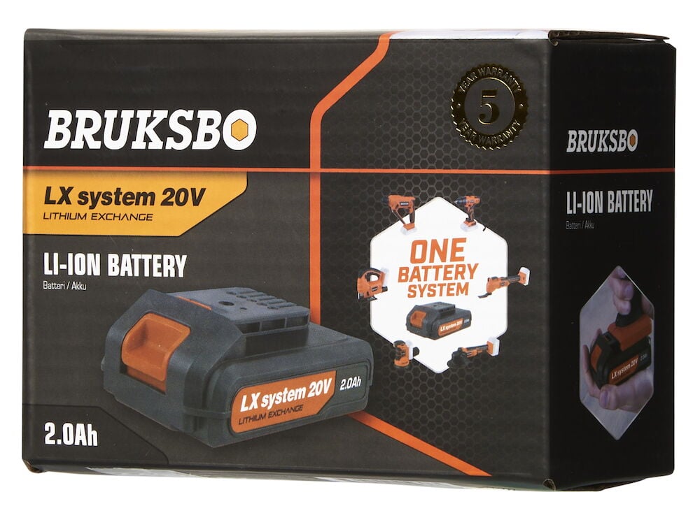 Svart och orange litiumjonbatteri i kartongförpackning.