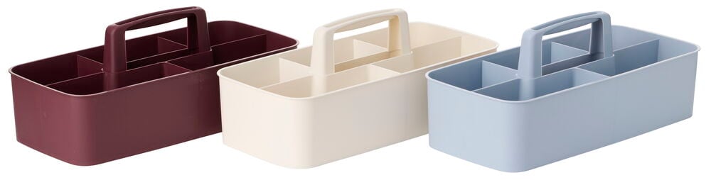 Beiger Organizer mit Griff, daneben ein bordeauxroter und ein hellblauer, alle mit mehreren Fächern.