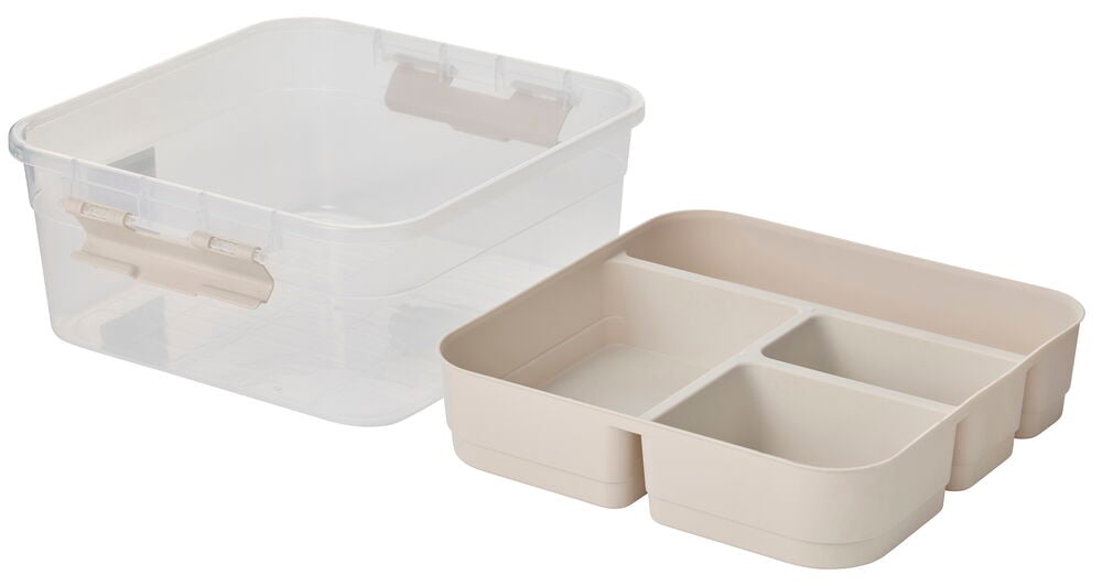 Transparent förvaringslåda med beiga lås och en separat beige insats med flera fack.
