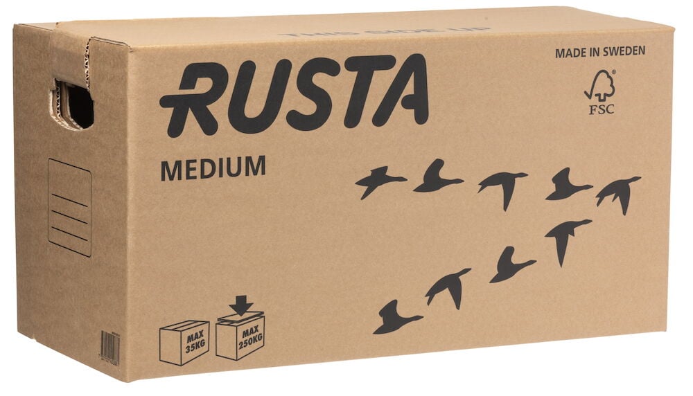 Brun flyttkartong med svarta tryck och handtag.