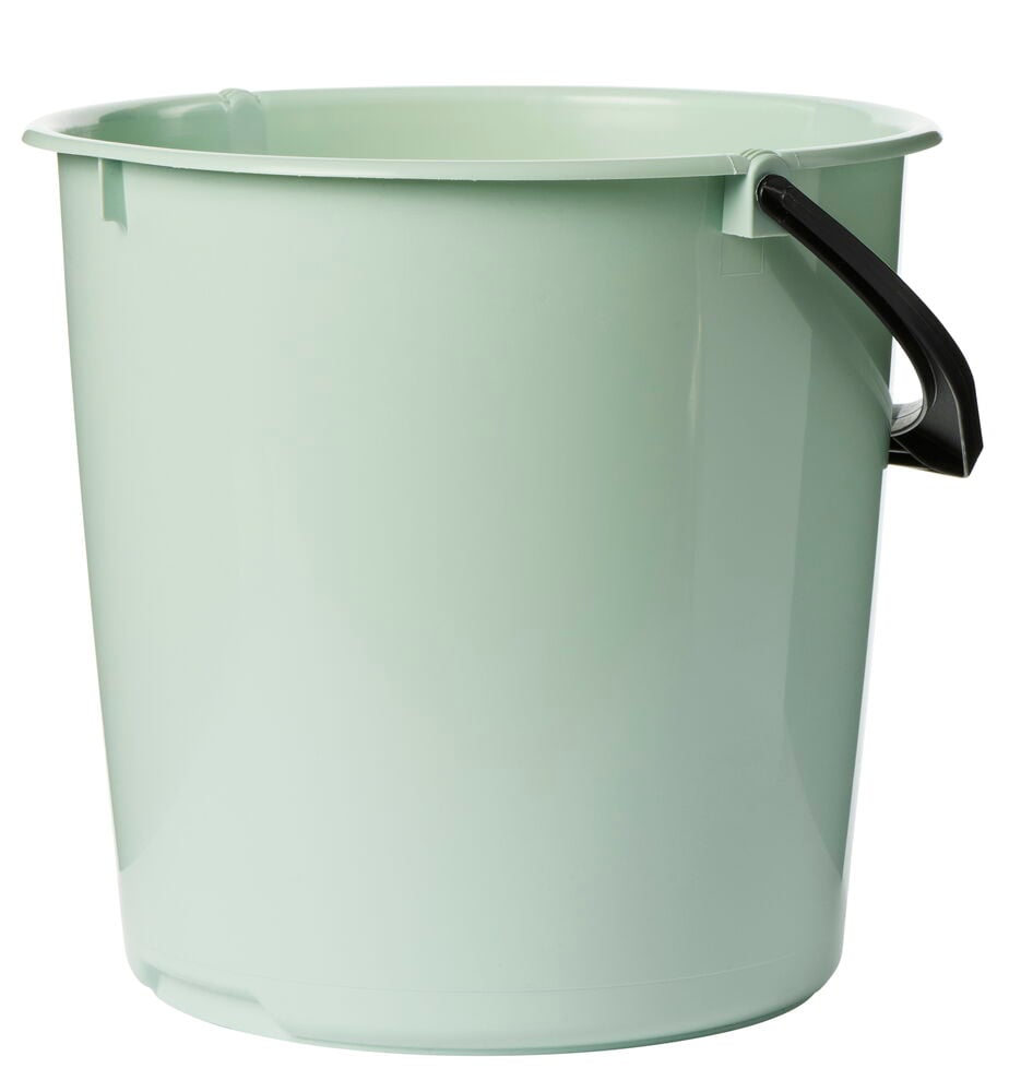 Hellgrüner Plastikeimer mit schwarzem Griff.